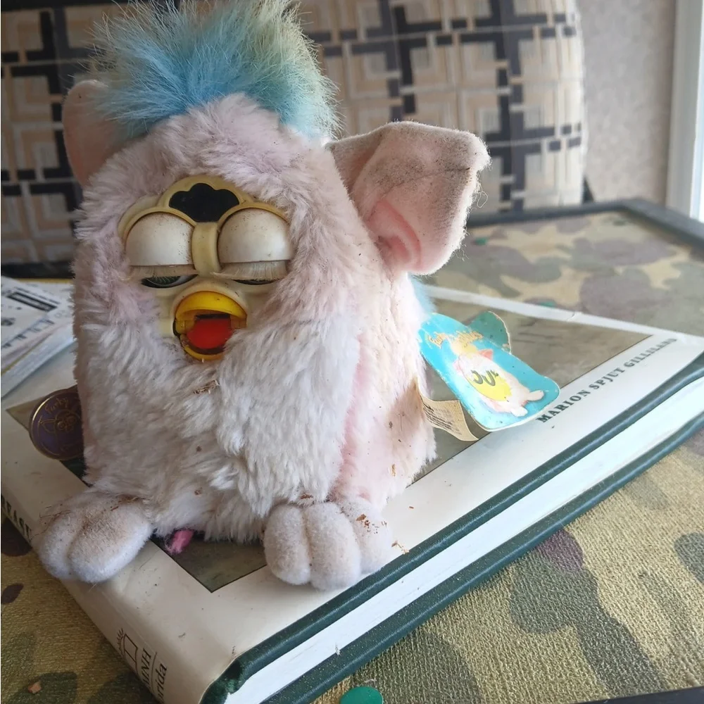 vintage 1999 Furby Baby